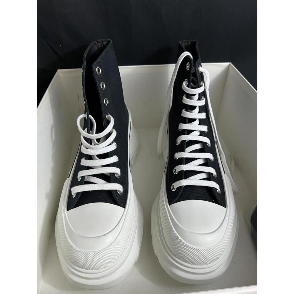 NEW ALEXANDER MCQUEEN Mens Tread Slick Boot in Black/White Sz 12/45D $850 604254